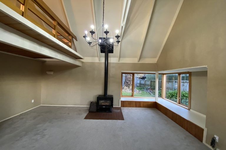 Photo of property in 8 Sanctuary Point, Sunnyhills, Auckland, 2010