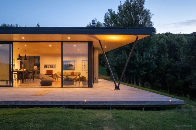 Photo of property in 215b Benseman Road, Raglan, 3296