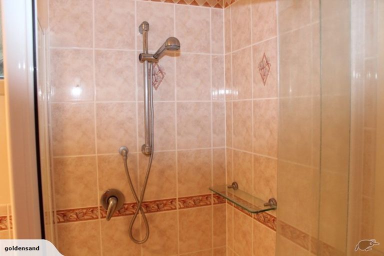 Photo of property in 14 Walter Macdonald Street, Howick, Auckland, 2014