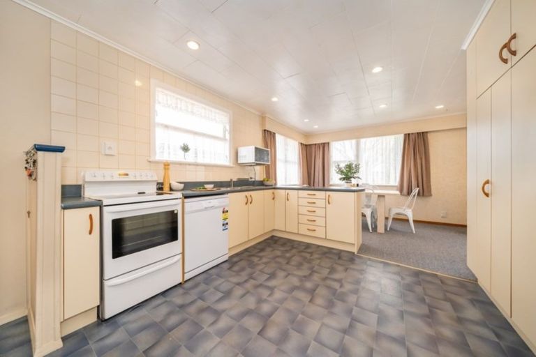 Photo of property in 12 Snell Grove, Clouston Park, Upper Hutt, 5018