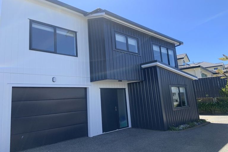 Photo of property in 25 Derry Hill, Churton Park, Wellington, 6037