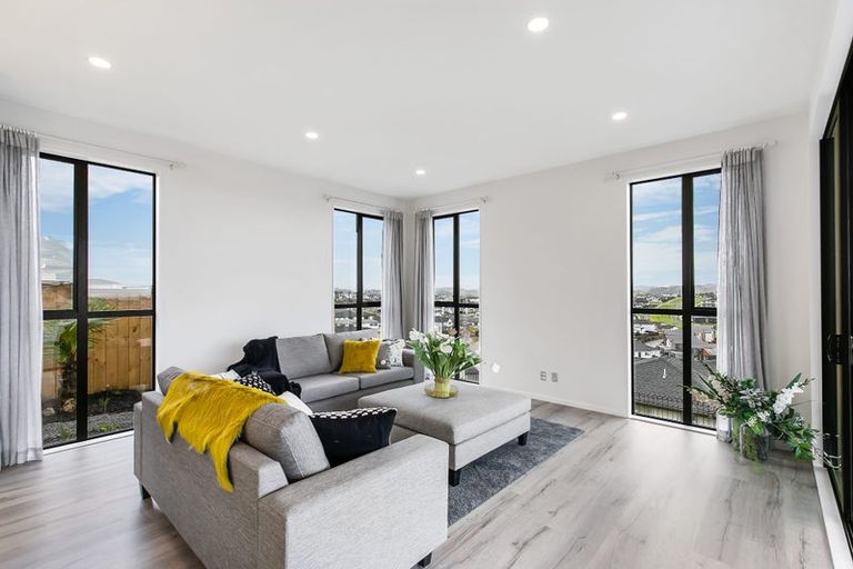 Photo of property in 98 Wainui Road, Silverdale, 0932