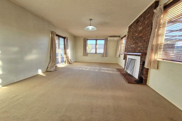 Photo of property in 26 Coniston Avenue, Te Atatu South, Auckland, 0610