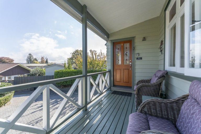 Photo of property in 10 Tamatea Road, Taupo, 3330