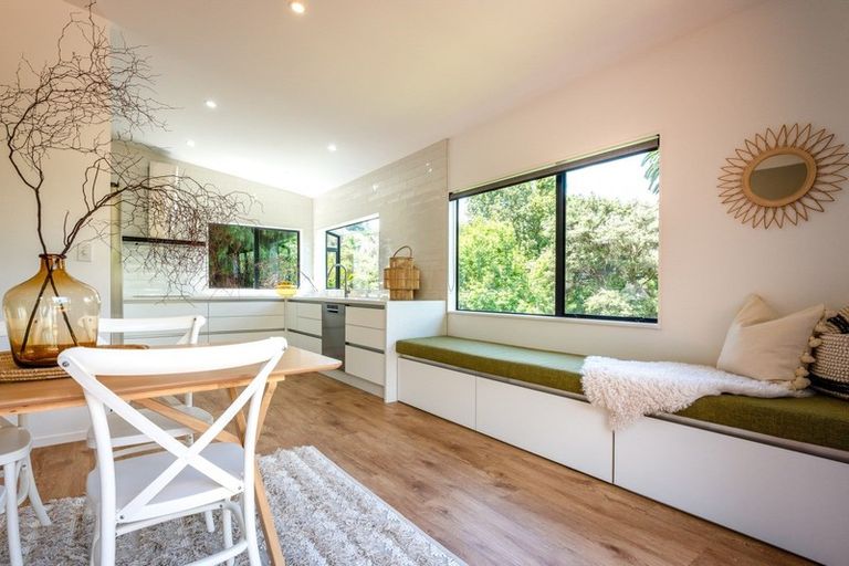 Photo of property in 11 Lannan Road, Surfdale, Waiheke Island, 1081