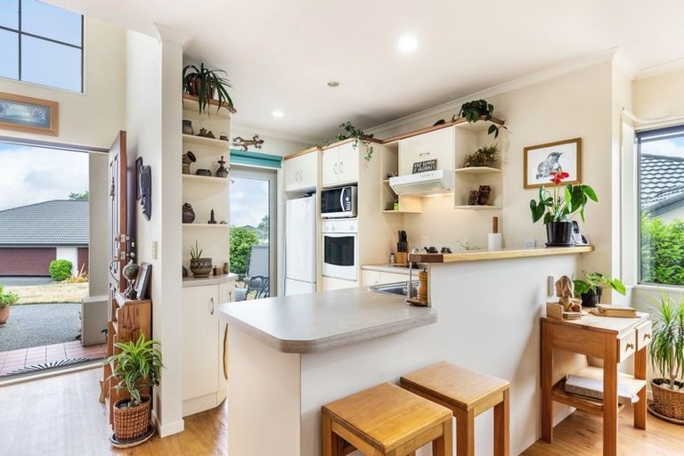 Photo of property in 22 Lakeridge Close, Rangatira Park, Taupo, 3330