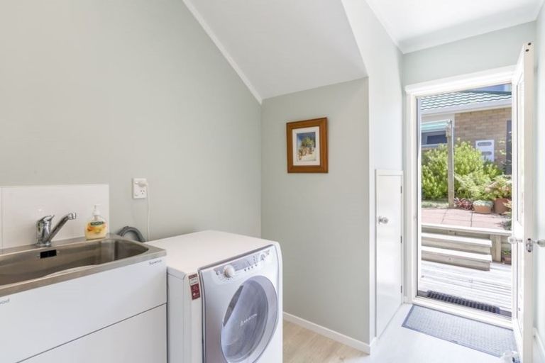 Photo of property in 896 Whangaparaoa Road, Manly, Whangaparaoa, 0930