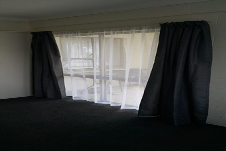 Photo of property in 14 Tatyana Place, Massey, Auckland, 0614