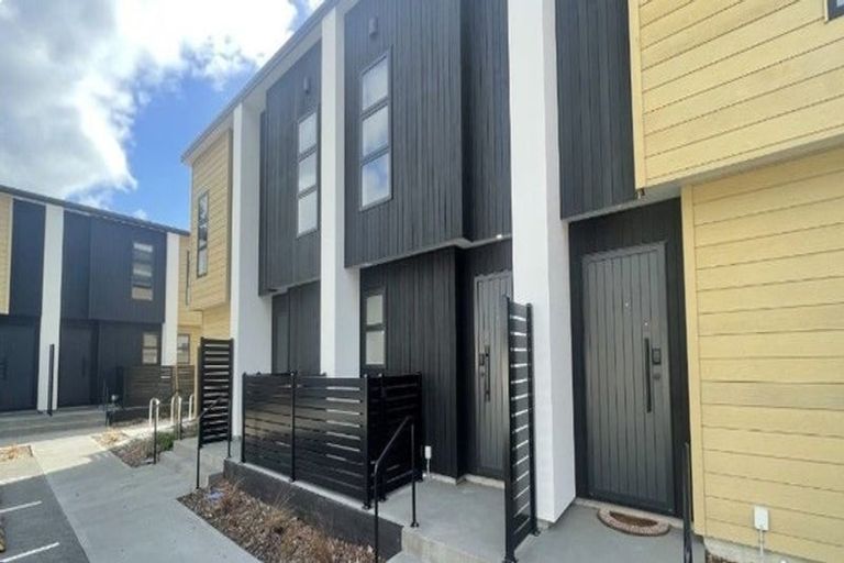 Photo of property in 7/240 Stokes Valley Road, Stokes Valley, Lower Hutt, 5019