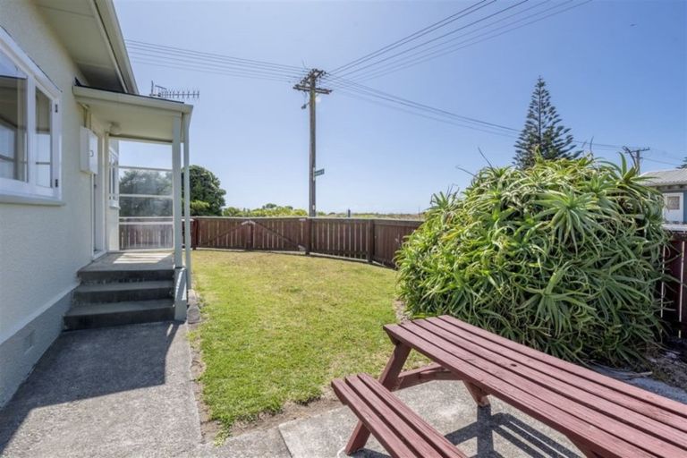 Photo of property in 26 Marine Parade, Otaki Beach, Otaki, 5512
