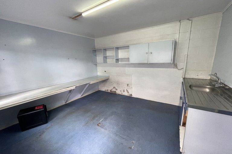 Photo of property in 1/17 View Road, Glenfield, Auckland, 0627