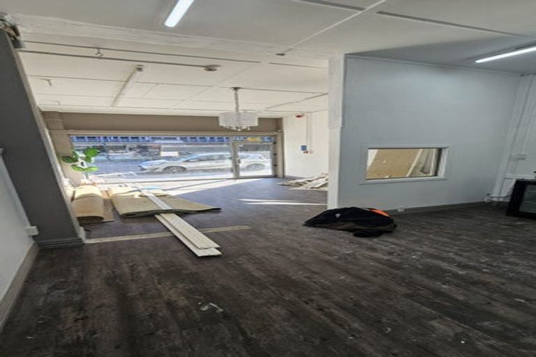 Photo of property in Queens Chambers, 204/220 Main Street, Upper Hutt, 5018