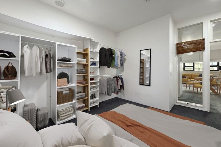 Photo of property in Endeavour Apartments, 19/125 Thorndon Quay, Pipitea, Wellington, 6011