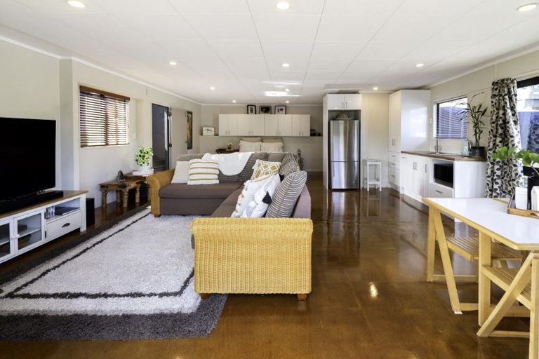 Photo of property in 4 Sarah Place, Farm Cove, Auckland, 2012