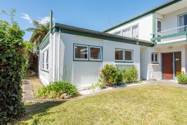 Photo of property in 3 Woodford Way, Crofton Downs, Wellington, 6035