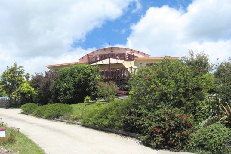 Photo of property in 17 Dudley Crescent, Cable Bay, 0420