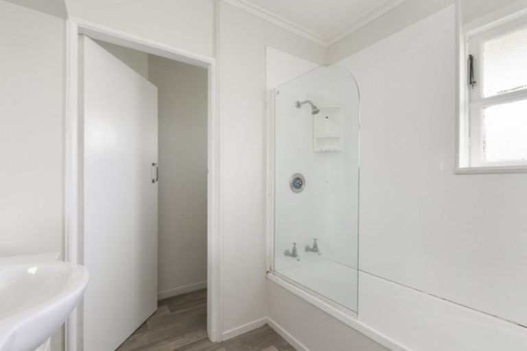 Photo of property in 286 Grounsell Crescent, Belmont, Lower Hutt, 5010