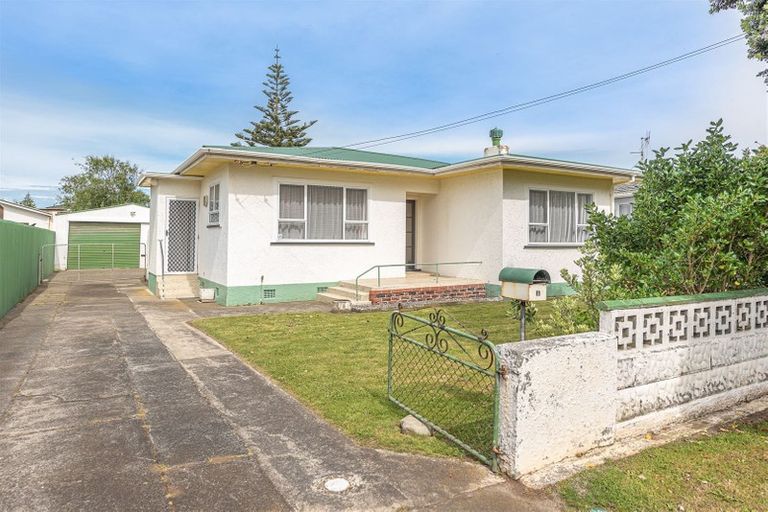 Photo of property in 69 Thatcher Street, Castlecliff, Whanganui, 4501