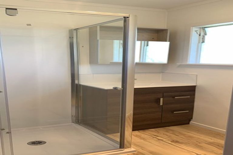 Photo of property in 72a Carlisle Road, Browns Bay, Auckland, 0632