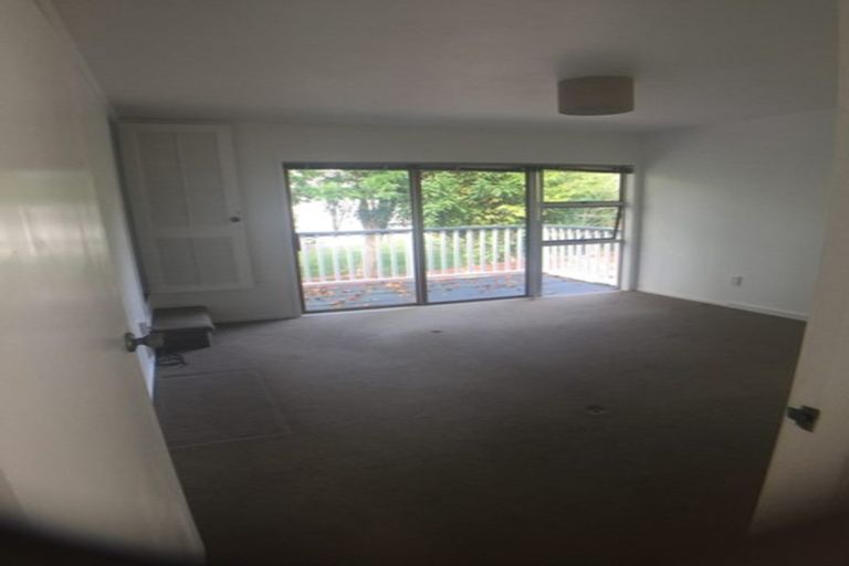 Photo of property in 37 Wyoming Avenue, Murrays Bay, Auckland, 0630