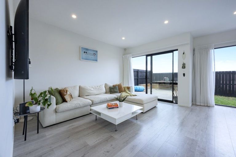 Photo of property in 12 Berba Lane, Westgate, Auckland, 0814