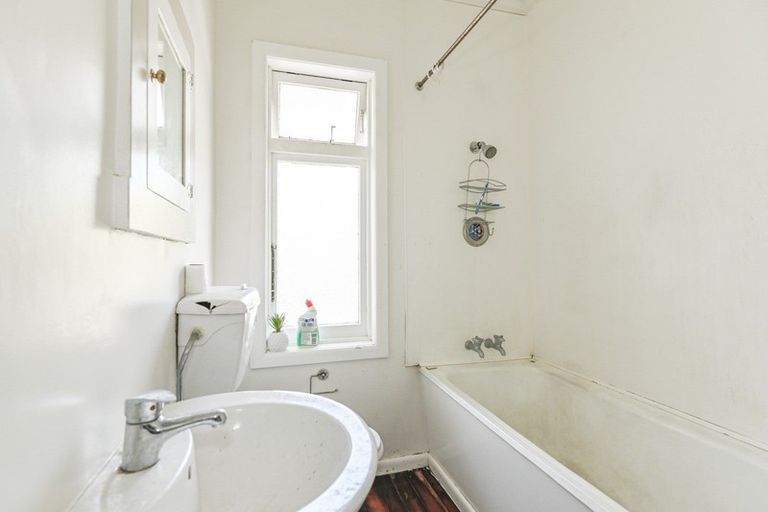 Photo of property in 2/311 King Street North, Hastings, 4122