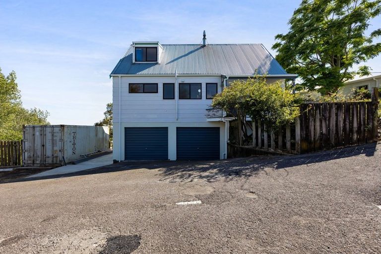 Photo of property in 10 Ranfurly Street, Frankleigh Park, New Plymouth, 4310