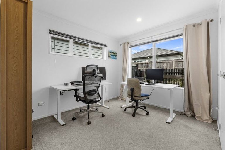 Photo of property in 16 Verdot Close, Kumeu, 0810