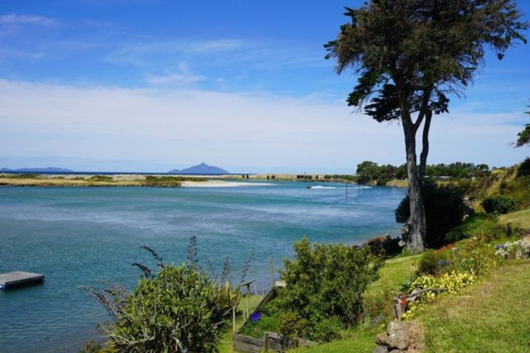 Photo of property in 281 Cove Road, Waipu, 0582