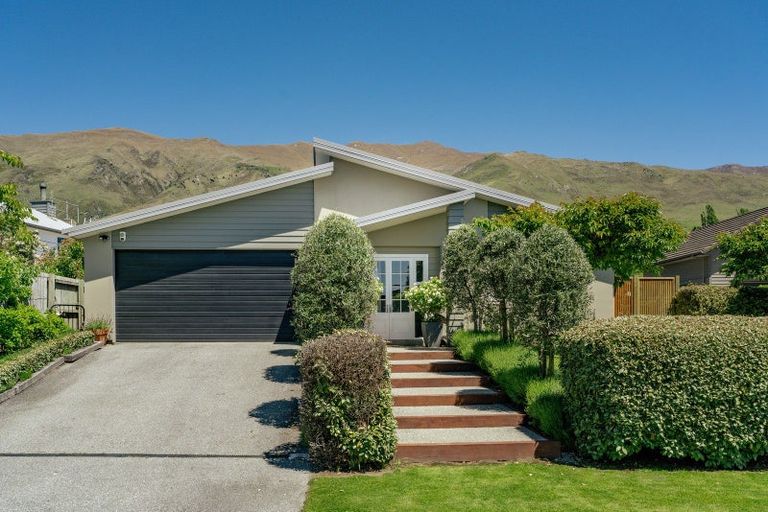 Photo of property in 50 Kelliher Drive, Wanaka, 9305