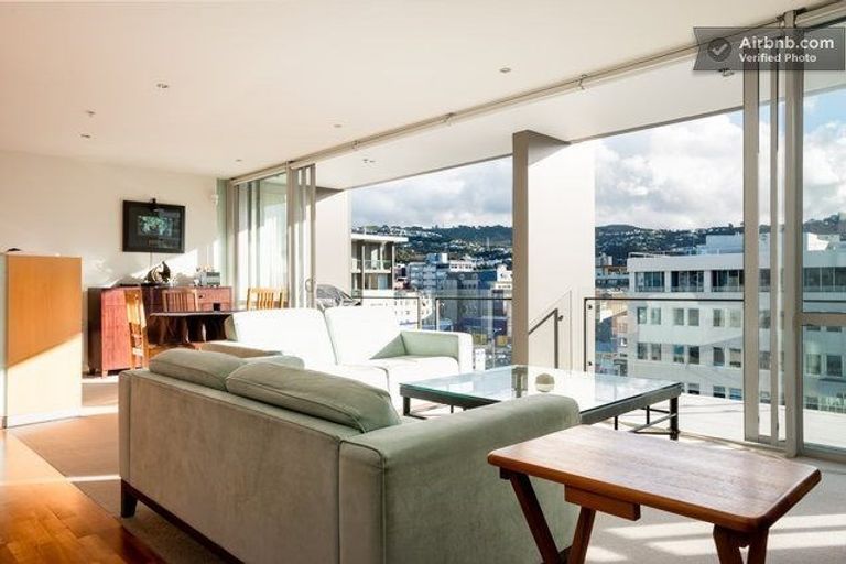 Photo of property in Sanctum Apartment, 10 Ebor Street, Te Aro, Wellington, 6011