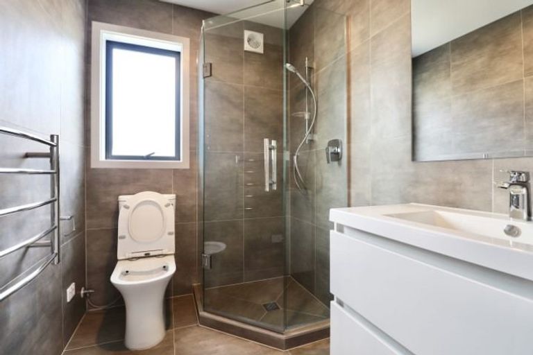 Photo of property in 210a Forrest Hill Road, Forrest Hill, Auckland, 0620