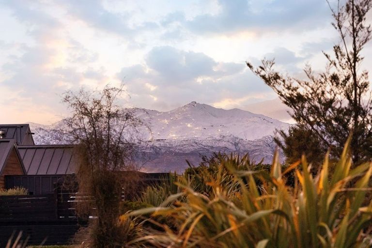 Photo of property in 24 Mckellar Drive, Jacks Point, Queenstown, 9371