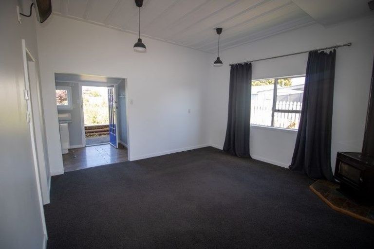 Photo of property in 3 Orlando Street, Stratford, 4332