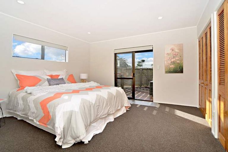 Photo of property in 24 Claverdon Drive, Massey, Auckland, 0614