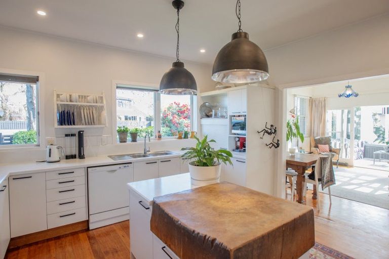 Photo of property in 135 Park Street, Winton, 9720