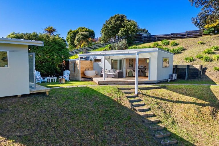 Photo of property in 33a Hicks Crescent, Waikanae Beach, Waikanae, 5036