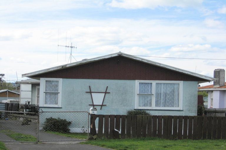 Photo of property in 19 Kowhai Street, Castlecliff, Whanganui, 4501