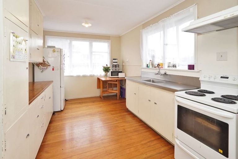 Photo of property in 12 Yeats Crescent, Fairfield, Hamilton, 3214