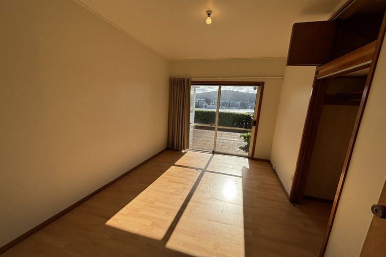 Photo of property in 53 Hawker Street, Mount Victoria, Wellington, 6011