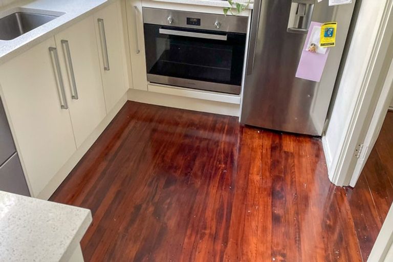 Photo of property in 87d Kaurilands Road, Titirangi, Auckland, 0604