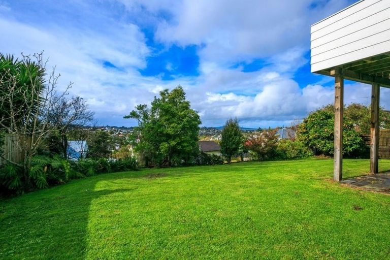 Photo of property in 59a Sunset Road, Totara Vale, Auckland, 0632