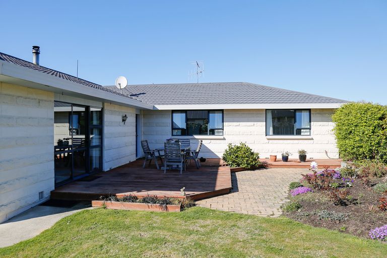 Photo of property in 15 Gordon Street, Weston, Oamaru, 9401
