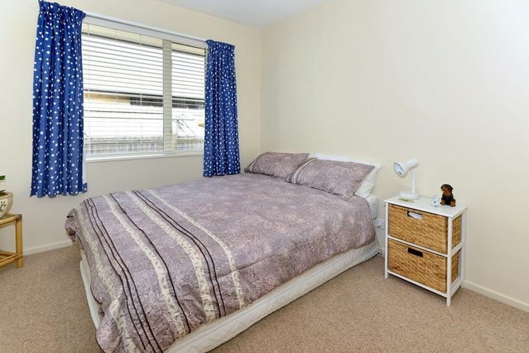 Photo of property in 27 Broadhaven Avenue, Parklands, Christchurch, 8083