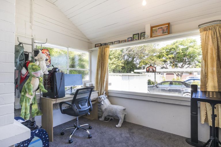 Photo of property in 53 Limbrick Street, Terrace End, Palmerston North, 4410