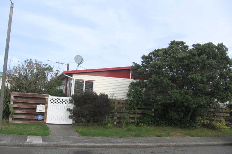 Photo of property in 26 Lomita Road, Johnsonville, Wellington, 6037