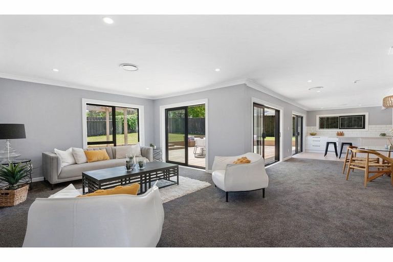 Photo of property in 1 Celina Place, Browns Bay, Auckland, 0630