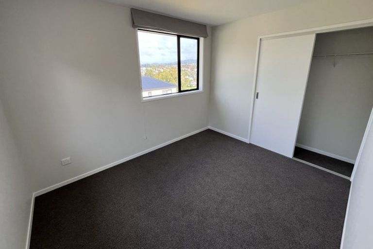 Photo of property in 15b Tiriwa Drive, Massey, Auckland, 0614