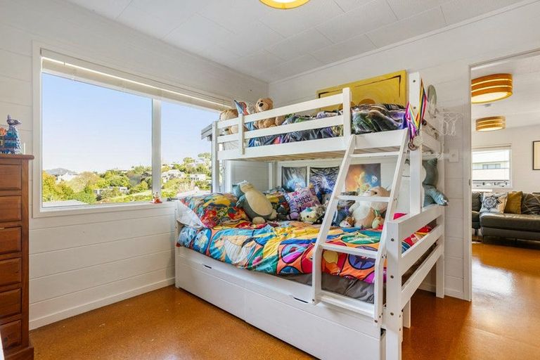 Photo of property in 127 Bruce Wallace Place, Whangamata, 3620