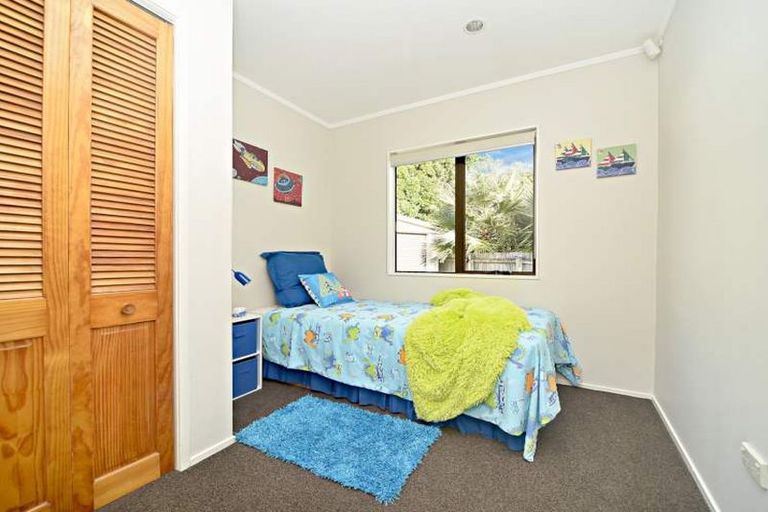 Photo of property in 24 Claverdon Drive, Massey, Auckland, 0614